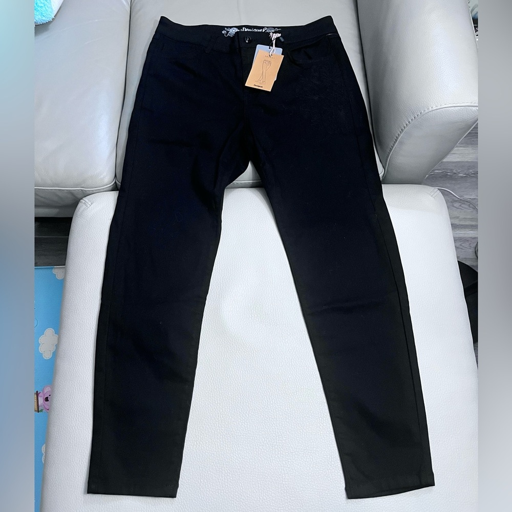 NWT - Desigual Women’s Floral Embroidered Exotic Skinny Jeans - US 16/EU 44